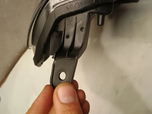 Faros izquierdo Toyota Yaris III 2017-2020 OEM 81170-0DJ90 image 6