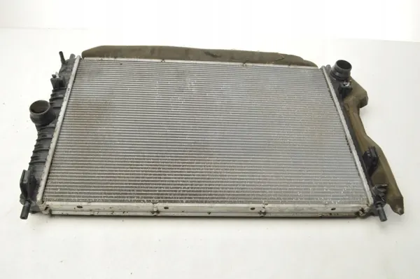 Radiateur d'eau OEM 418872 pour Aston Martin Vantage 4.7 image 2