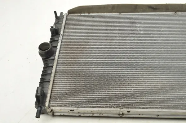 Radiateur d'eau OEM 418872 pour Aston Martin Vantage 4.7 image 3