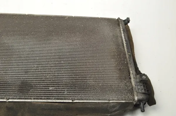 Radiateur d'eau OEM 418872 pour Aston Martin Vantage 4.7 image 5