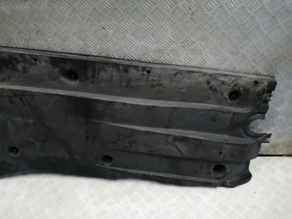 OEM 3Q0825202K Höger Underkroppsskydd VW Passat B8 image 3