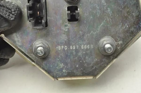 SEAT Leon III kofferbakhendel OEM 5F0827565B image 4