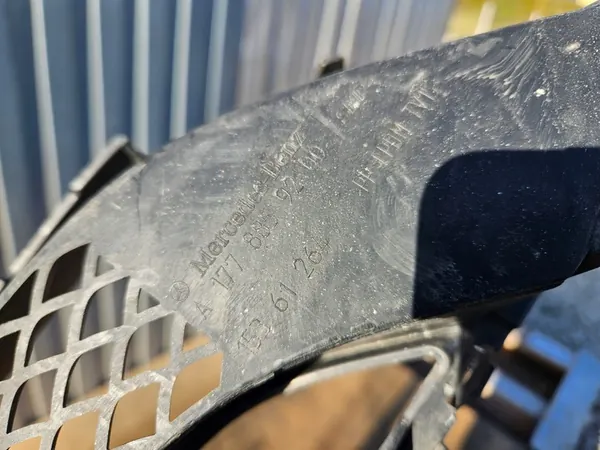 Rejilla de Parachoques Delantero Mercedes W177 A-Class A45 AMG image 4