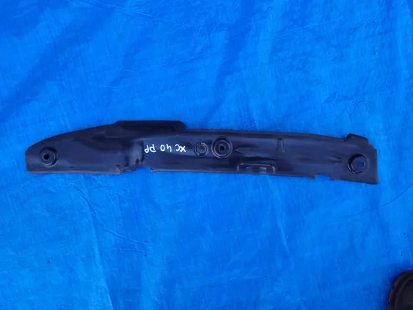 VOLVO XC40 II | Isolamento de Para-choque Frontal Direito 31442798 image 2