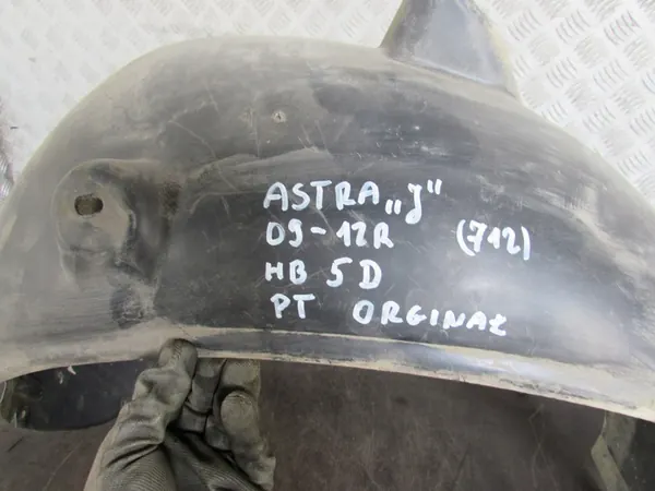 Right Rear Wheel Arch Opel Astra J 09-12r image 6