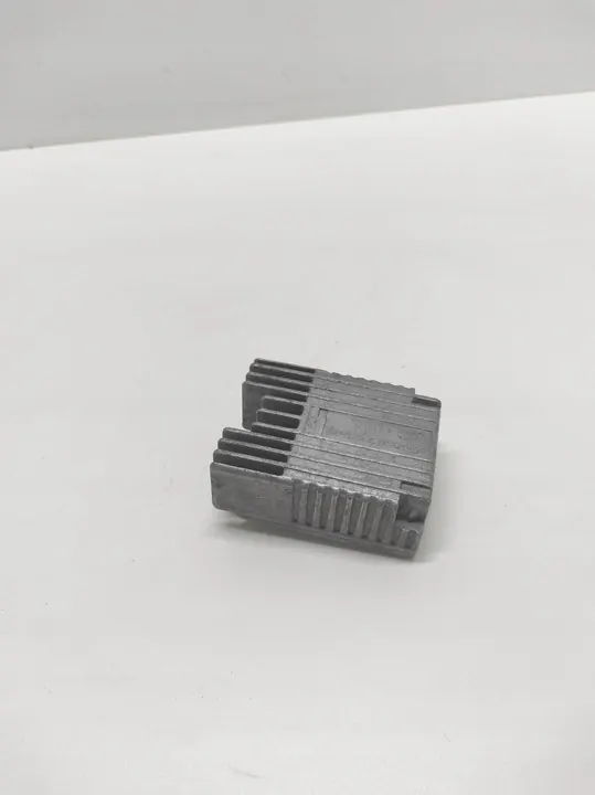 1995 Mercedes-Benz E W124 Tuulettimen Rela E5001003 image 3