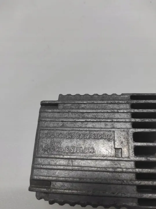 1995 Mercedes-Benz E W124 Tuulettimen Rela E5001003 image 4