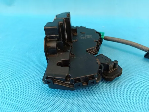 AUDI Q3 F3 SPORTBACK 1.4 TSI 2024 Vänster Bakdörrslås OEM 5TA839015AA image 4