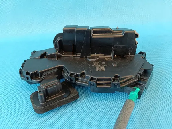 AUDI Q3 F3 SPORTBACK 1.4 TSI 2024 Vänster Bakdörrslås OEM 5TA839015AA image 5