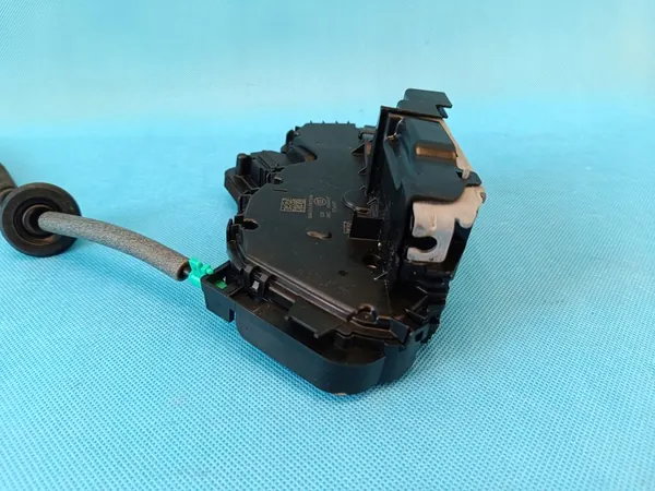 AUDI Q3 F3 SPORTBACK 1.4 TSI 2024 Vänster Bakdörrslås OEM 5TA839015AA image 6