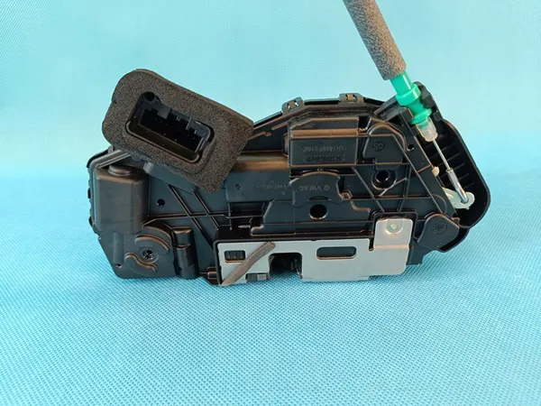 AUDI Q3 F3 SPORTBACK 1.4 TSI 2024 Vänster Bakdörrslås OEM 5TA839015AA image 7