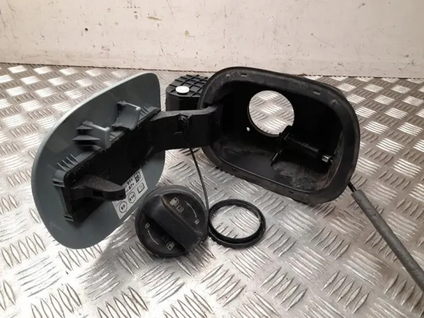 Trappe à carburant Hyundai Kona II 2024 OEM 81595BE000 image 5