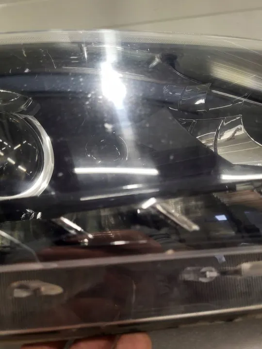 Farol direito Skoda Fabia III 6V1941016A image 3