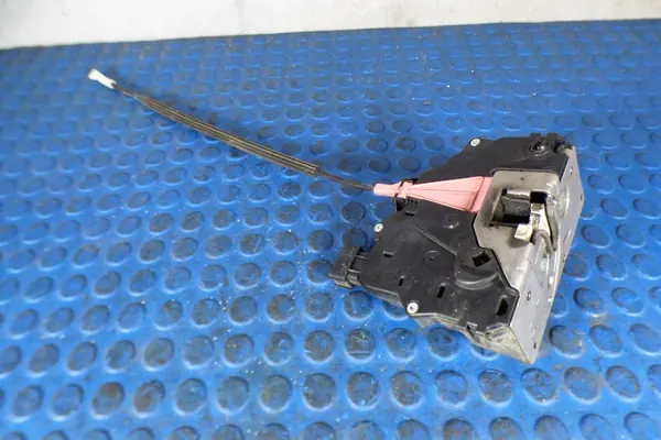 Vänster bakdörrslås 6-pol OPEL Corsa E image 3