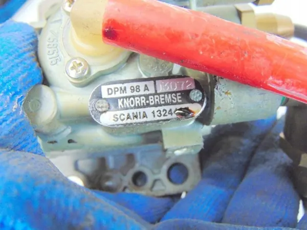 Scania DPM98A Handventil für 124/114L Modelle image 7