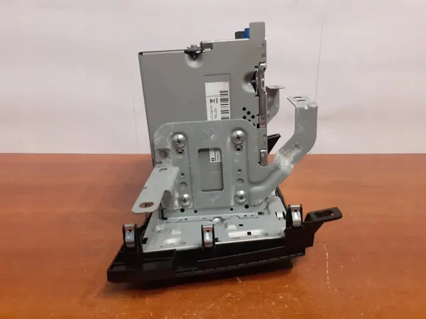 Mudador CD usado OEM 12523 para Nissan Qashqai II image 9