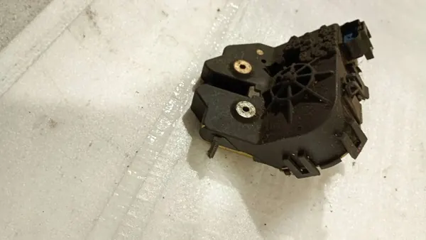 YS4A43102 Ford Focus MK1 Fechadura Portinhola Traseira image 5