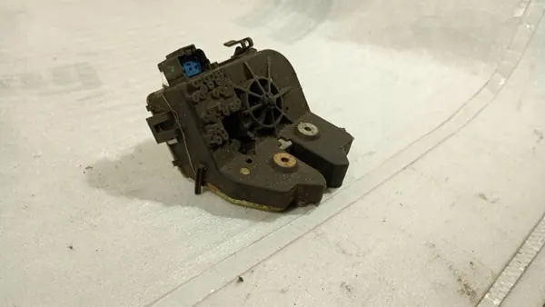 YS4A43102 Ford Focus MK1 Fechadura Portinhola Traseira image 6