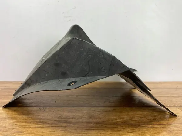 Oikea etupyörän kaari Chevrolet Corvette C6 2005+ OEM image 8