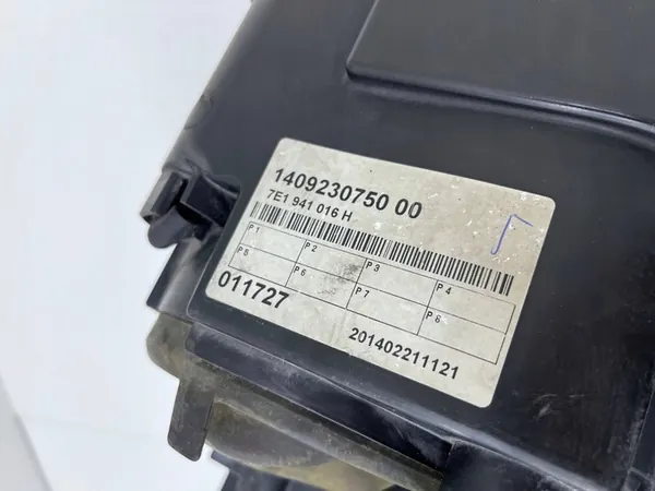 Farol dianteiro esquerdo completo VW Transporter T5 OEM 7E1941015H image 10