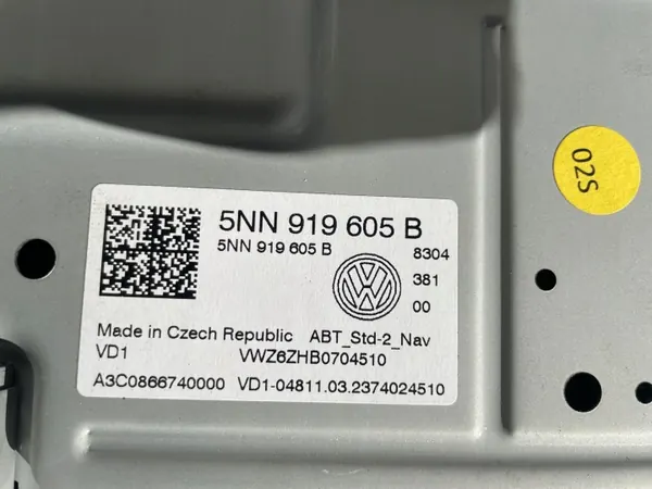 VW Tiguan II OEM 5NN919605B Centraal scherm Radio Navi image 3