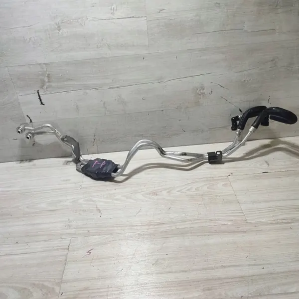 Jaguar F-Pace öljynjäähdytinletku OEM HK837R081BG image 2