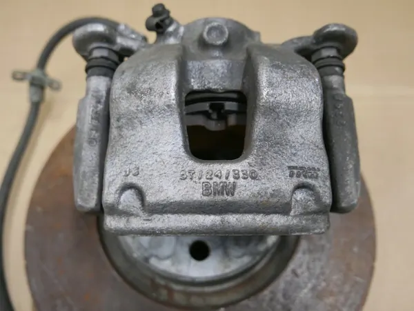 Étrier de frein avant droit BMW X2 F39 OEM 6865713 image 7