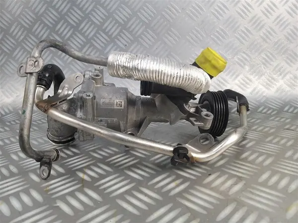 Vattenpump Mercedes A-klass W177 A35 AMG 2.0 T image 3