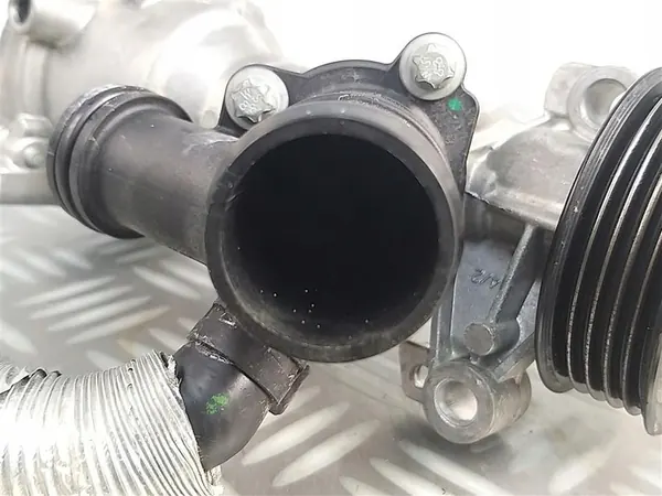 Vattenpump Mercedes A-klass W177 A35 AMG 2.0 T image 8