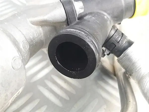 Vattenpump Mercedes A-klass W177 A35 AMG 2.0 T image 9