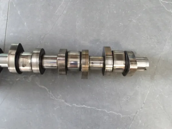 Gebruikte VW nokkenas OEM 04L103308B Crafter 2.0 image 3