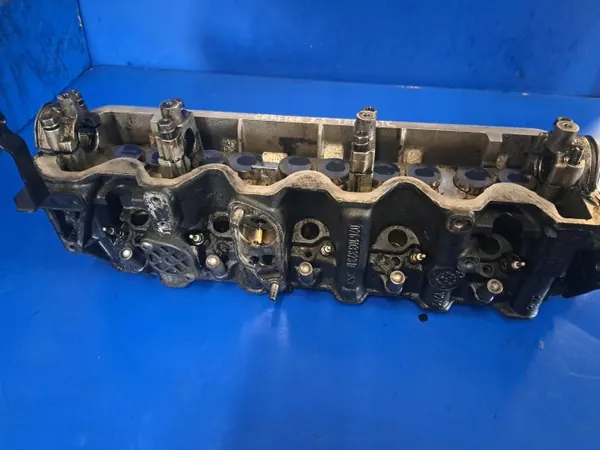 OEM 076103373D Sylinterikansi VW Crafter 2.5 TDI image 2
