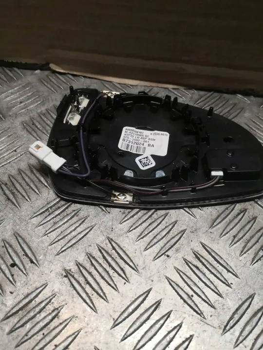Inserção Espelho Esquerdo OEM 0998108101 Mercedes S 223 image 3
