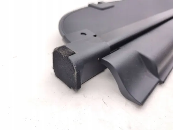 Rodillo de maletero Mazda CX-5 II 2018 OEM CAA191037C image 5