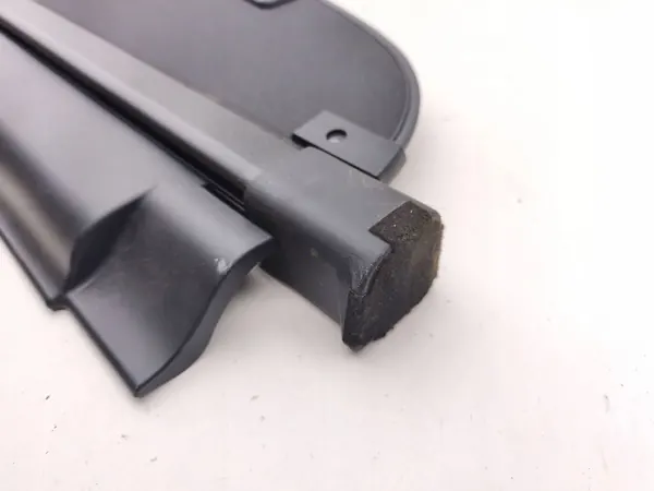 Rodillo de maletero Mazda CX-5 II 2018 OEM CAA191037C image 9