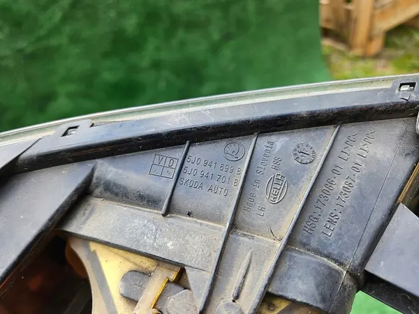 Farol Esquerdo Skoda Fabia II Lift Roomster image 10