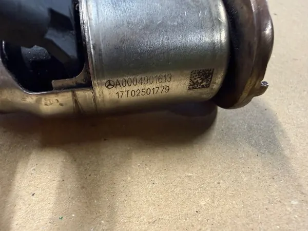 INJECTEUR ADBLUE MERCEDES W213 A0004901613 image 2