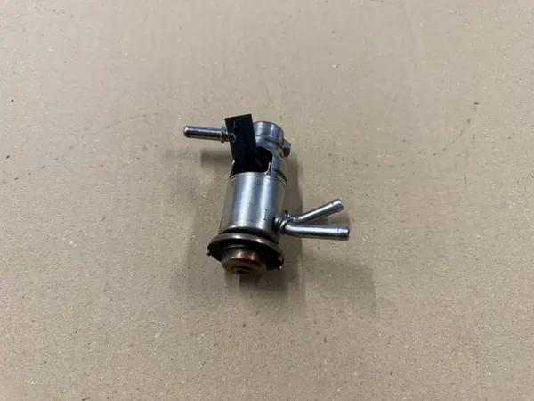 INJECTEUR ADBLUE MERCEDES W213 A0004901613 image 4