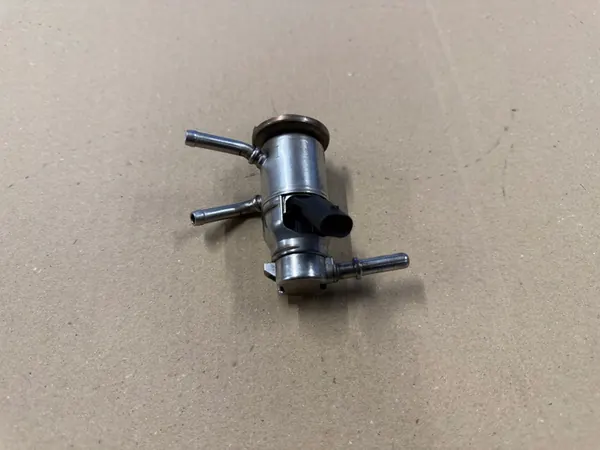 INJECTEUR ADBLUE MERCEDES W213 A0004901613 image 5