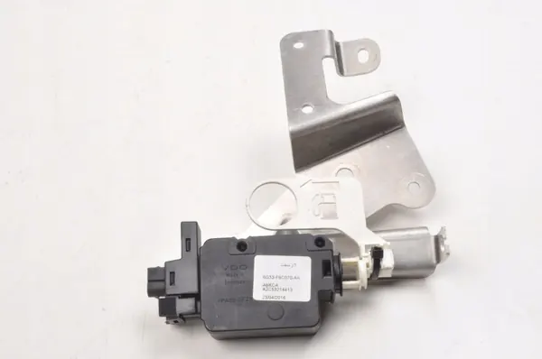 Aston Martin Kraftstoffklappen-Verschlussaktuator OEM 6G33-F9C070-AA image 2