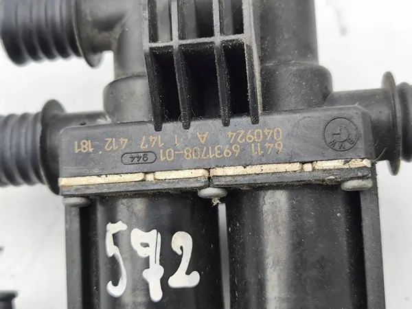 Koelvloeistof regelklep BMW 5 E60 E61 2004 OEM 6931708 image 6