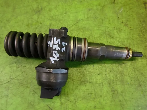 Inyector OEM 0414720037 para Volkswagen Golf IV 1.9TDI image 2