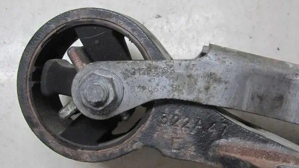 VOLVO V40 II 2.0 Motorsteun 31262183 image 5