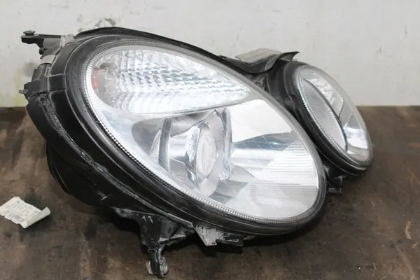 MERCEDES W211 Rechter Voorlamp H7 Compleet OEM image 3