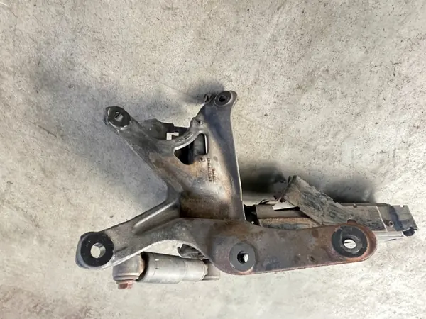 Mercedes Actros ohjaamon kallistustuki OEM A9603176083 image 6