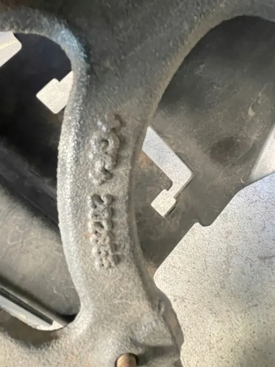Mercedes Actros ohjaamon kallistustuki OEM A9603176083 image 8