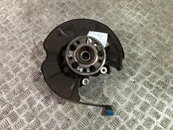 Mercedes-Benz takapyörän navan OEM UTO46267 image 2
