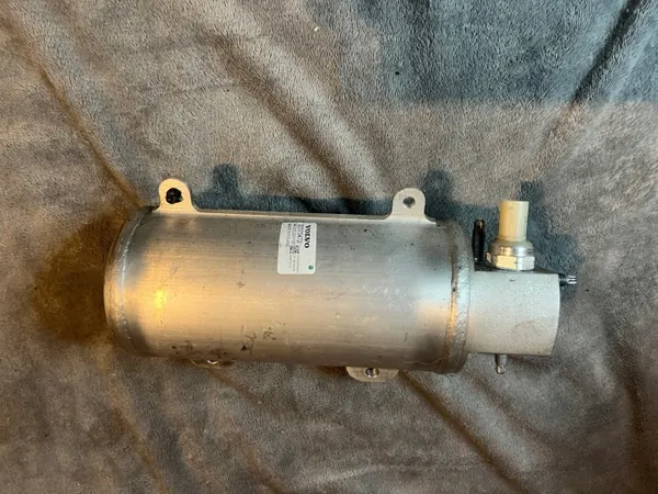 Volvo XC40/C40 Trockner OEM 32373472 - Gebraucht image 2