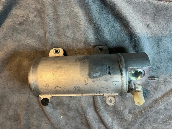 Volvo XC40/C40 Trockner OEM 32373472 - Gebraucht image 3