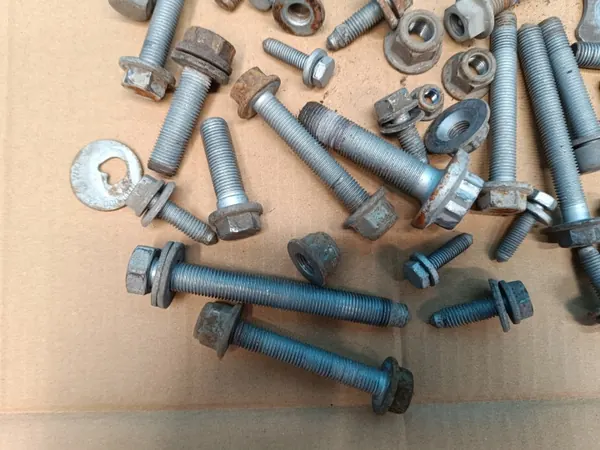 Ophangingsbouten OEM 3.8 KG 25/21 voor Skoda Kodiaq image 4